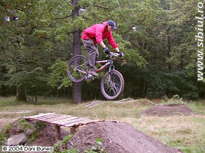 concurs-dirt-jumping-01.jpg